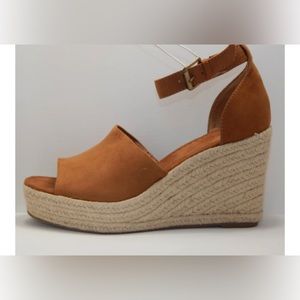 Universal Threads size 8 espadrille wedges